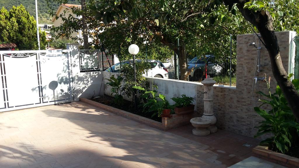 Villa L'Albero Di Limoni Sul Mare Di Pizzo Exterior foto
